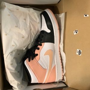 Jordan 1 Mid Arctic Orange Black Toe
